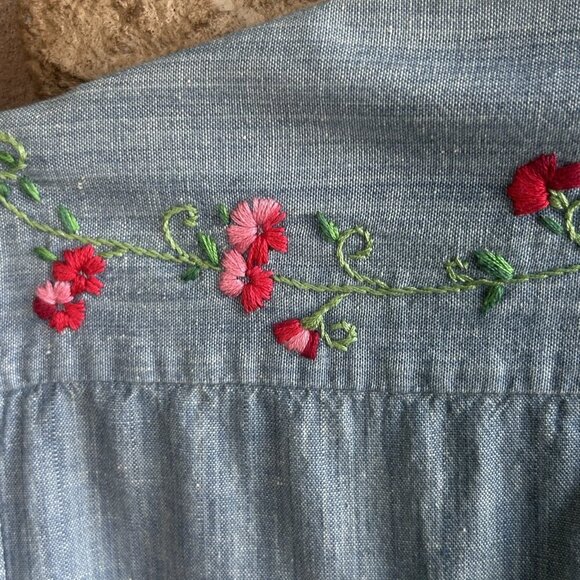 Vintage 60s 70s Hand Embroidered Denim Chambray  Shirt Tennis Floral - Picture 4 of 12